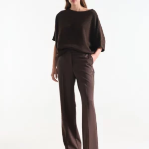 Dacota trui Brown